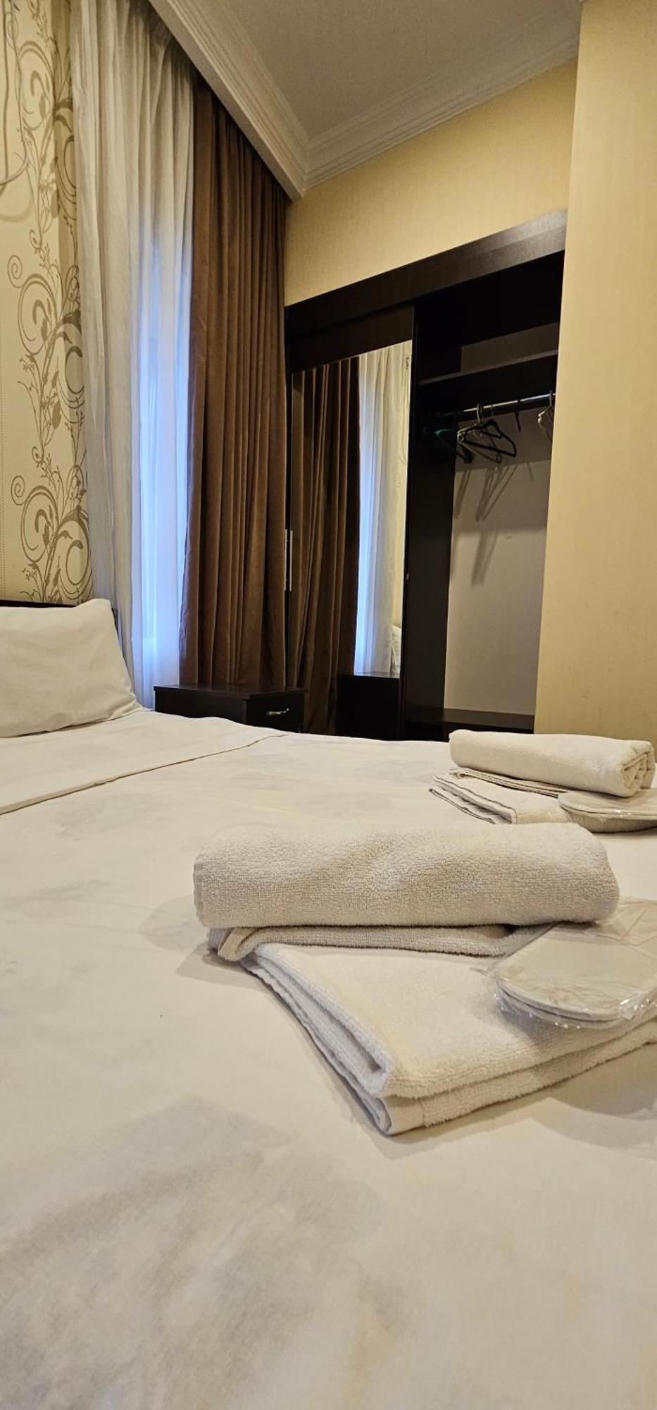 7 Rooms Tbilisi ภายนอก รูปภาพ